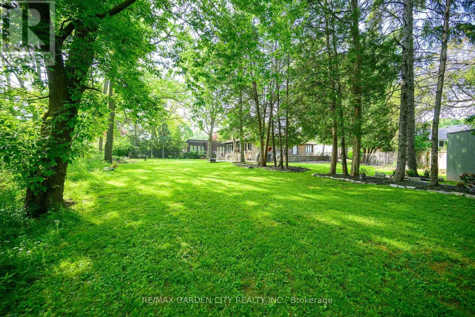 16 FREELAND COURT