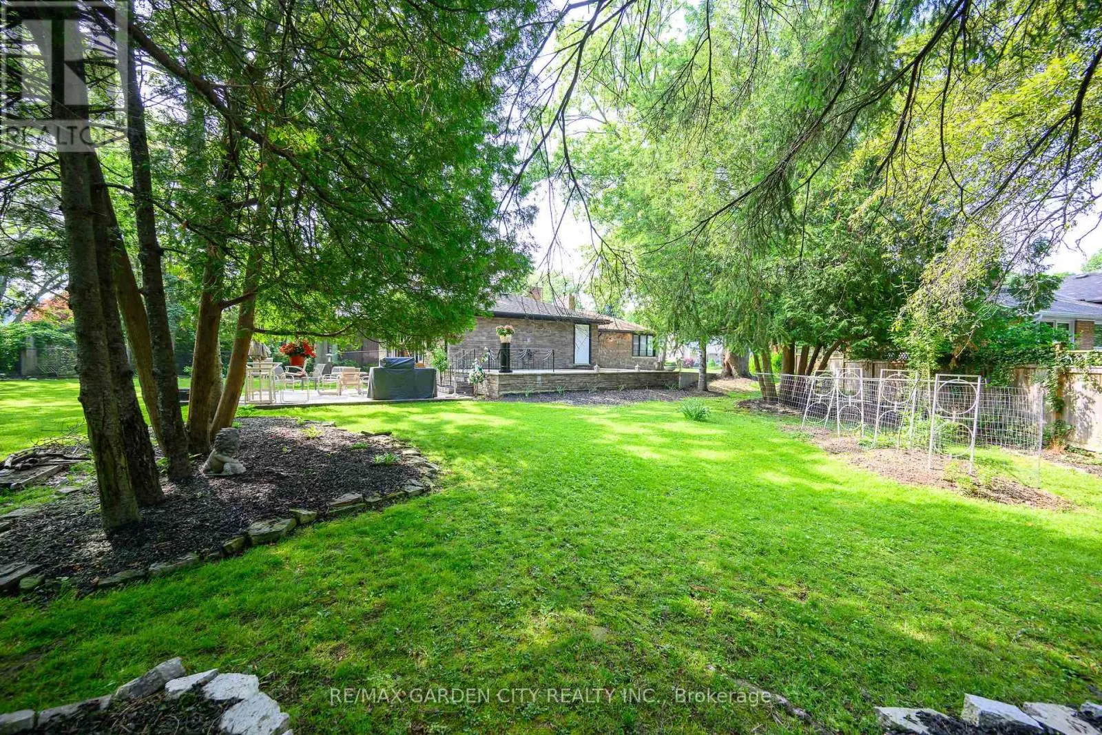 16 FREELAND COURT