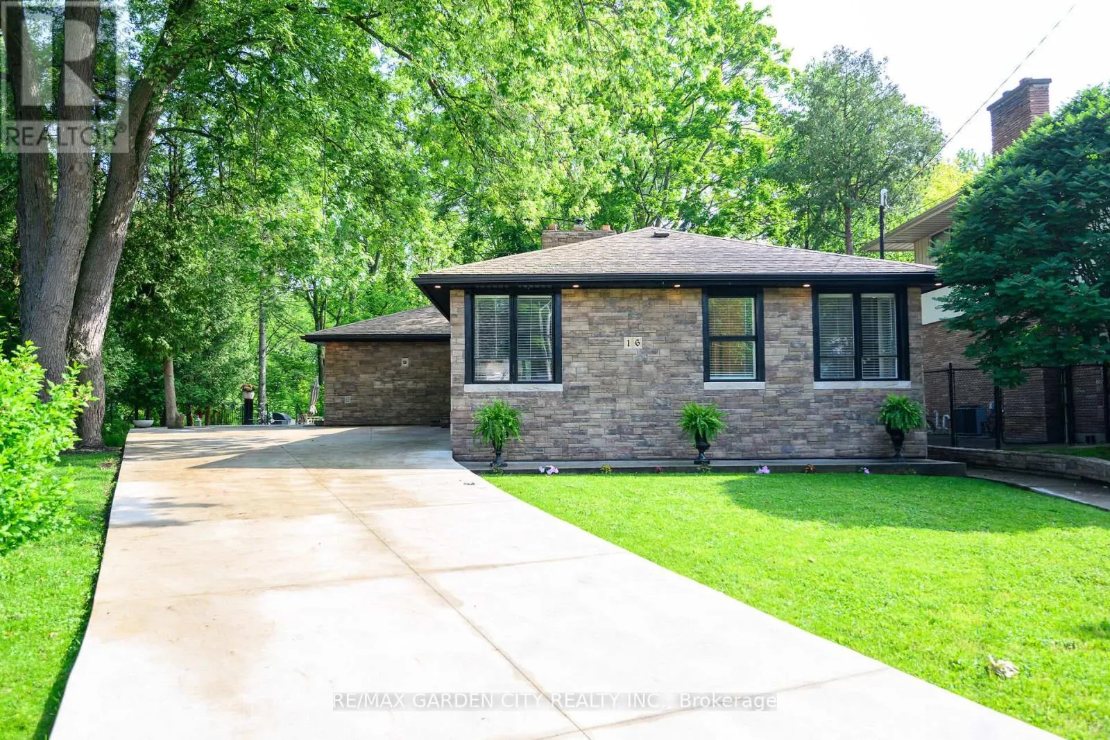 16 FREELAND COURT