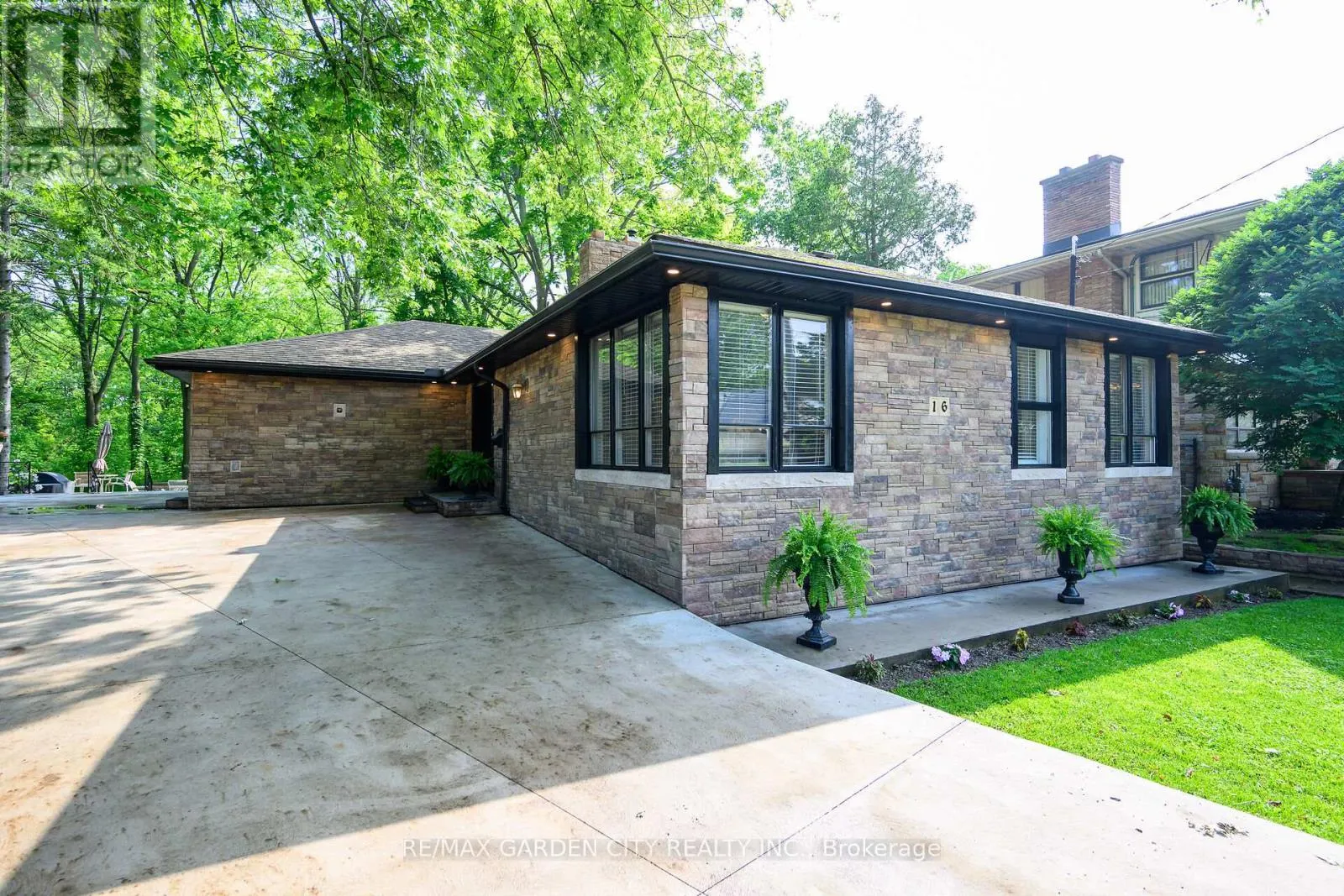 16 FREELAND COURT