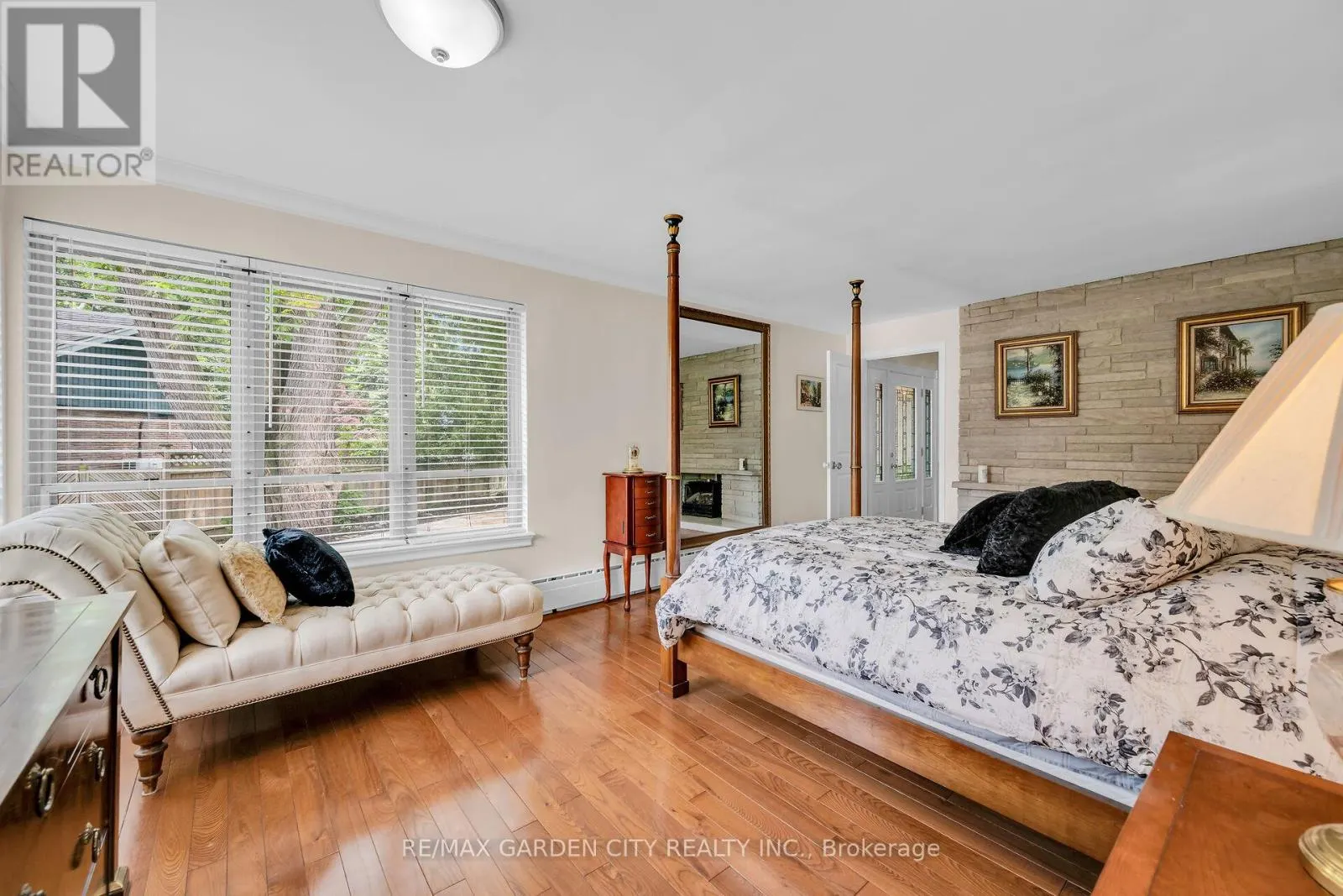 16 FREELAND COURT