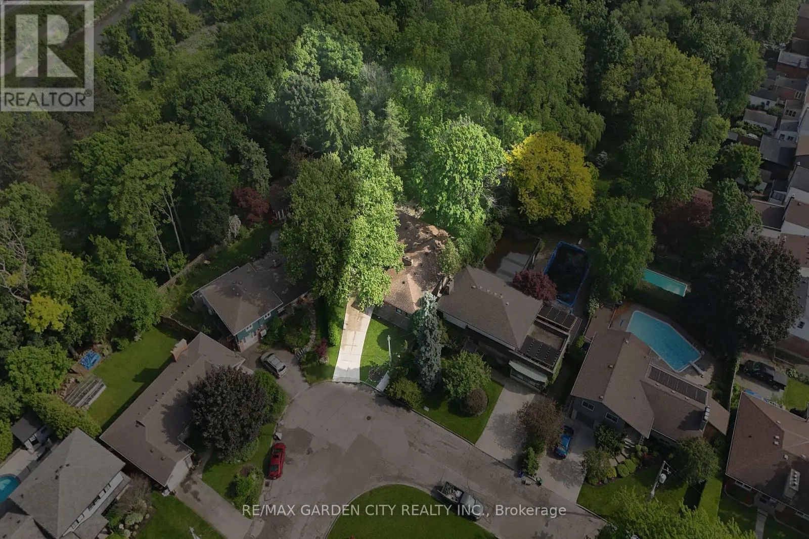 16 FREELAND COURT