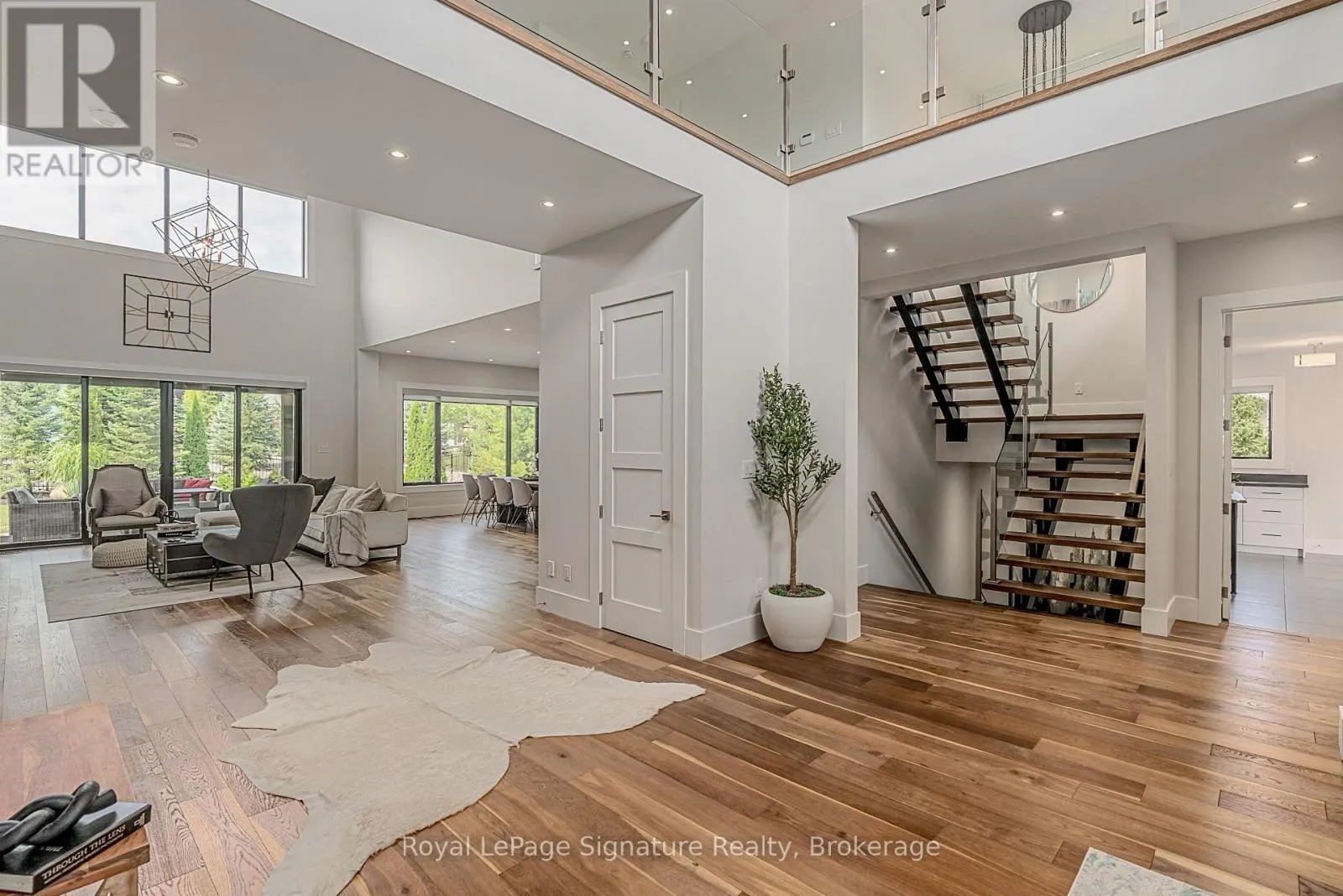 128 ARNOT CRESCENT