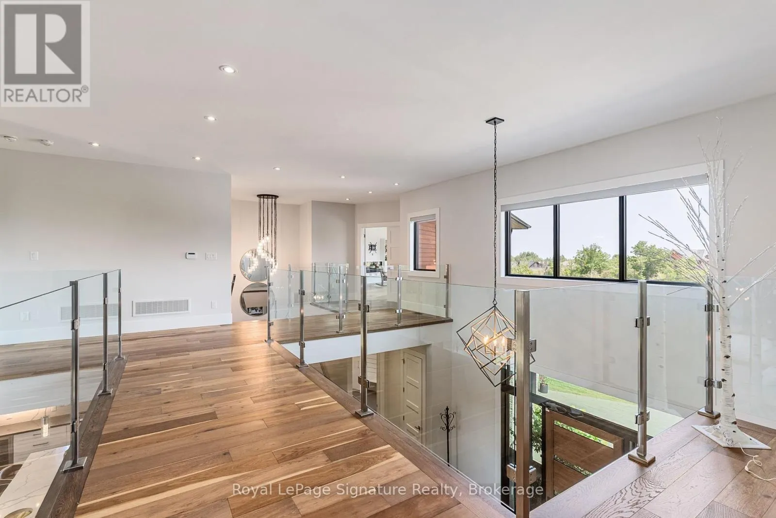 128 ARNOT CRESCENT
