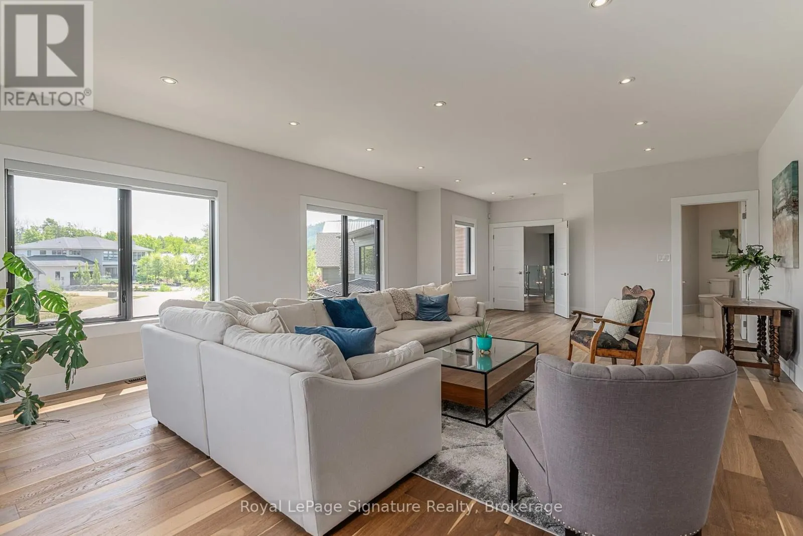 128 ARNOT CRESCENT