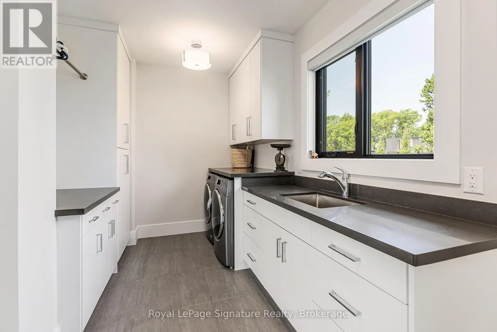 128 ARNOT CRESCENT