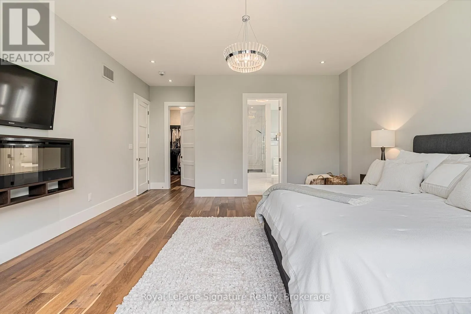 128 ARNOT CRESCENT