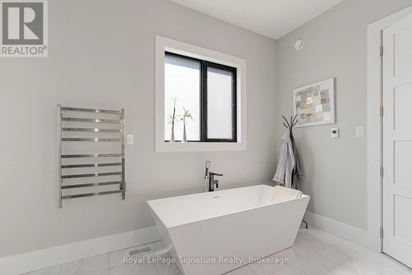 128 ARNOT CRESCENT