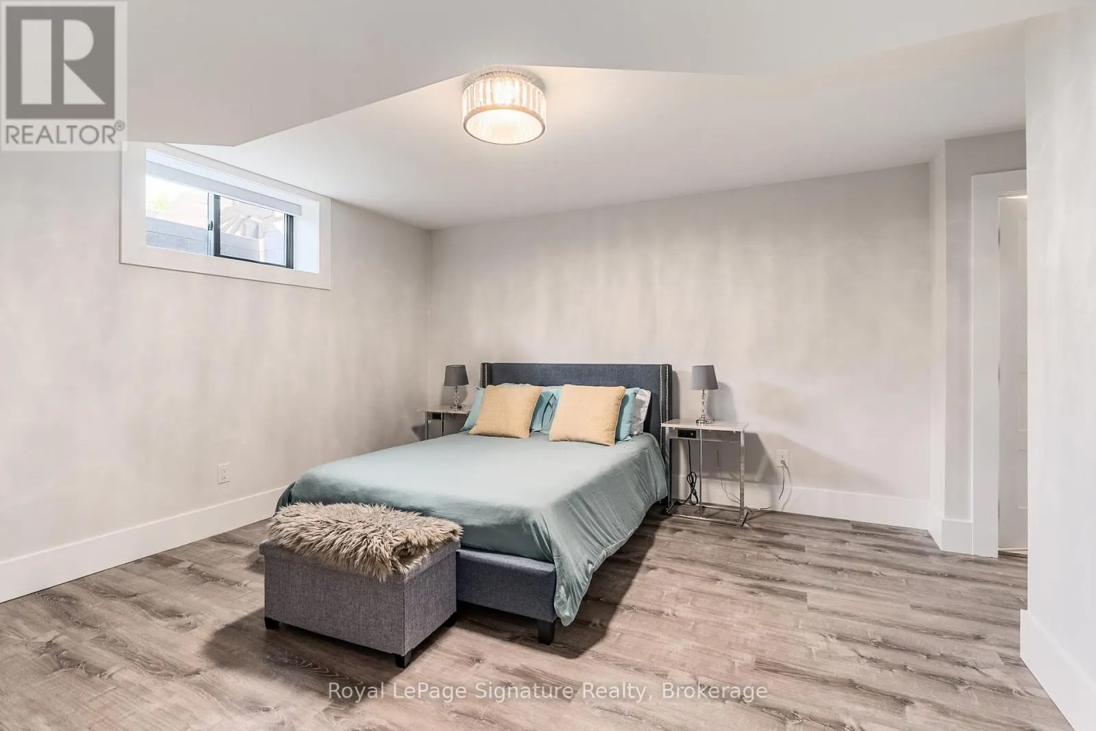 128 ARNOT CRESCENT