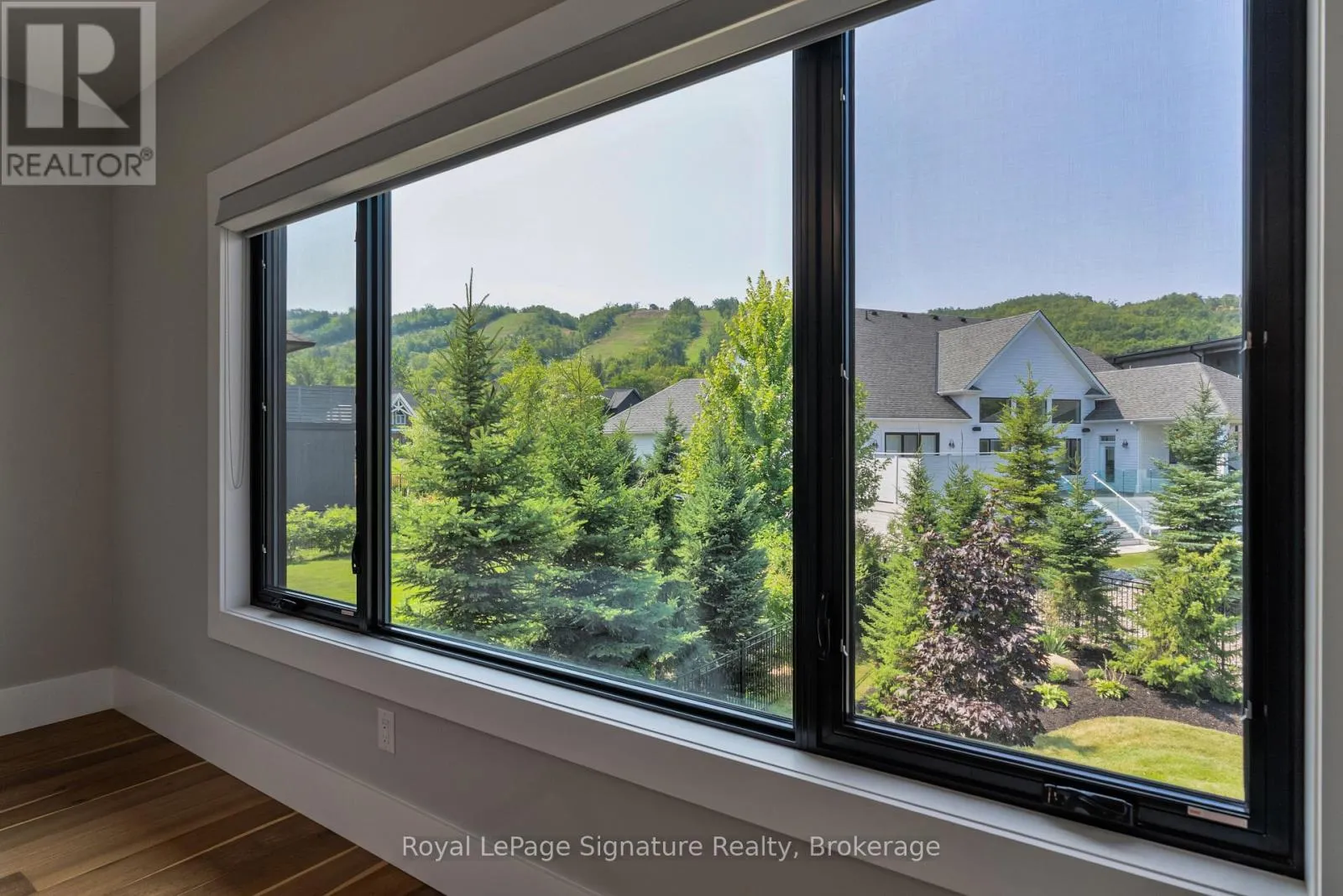 128 ARNOT CRESCENT