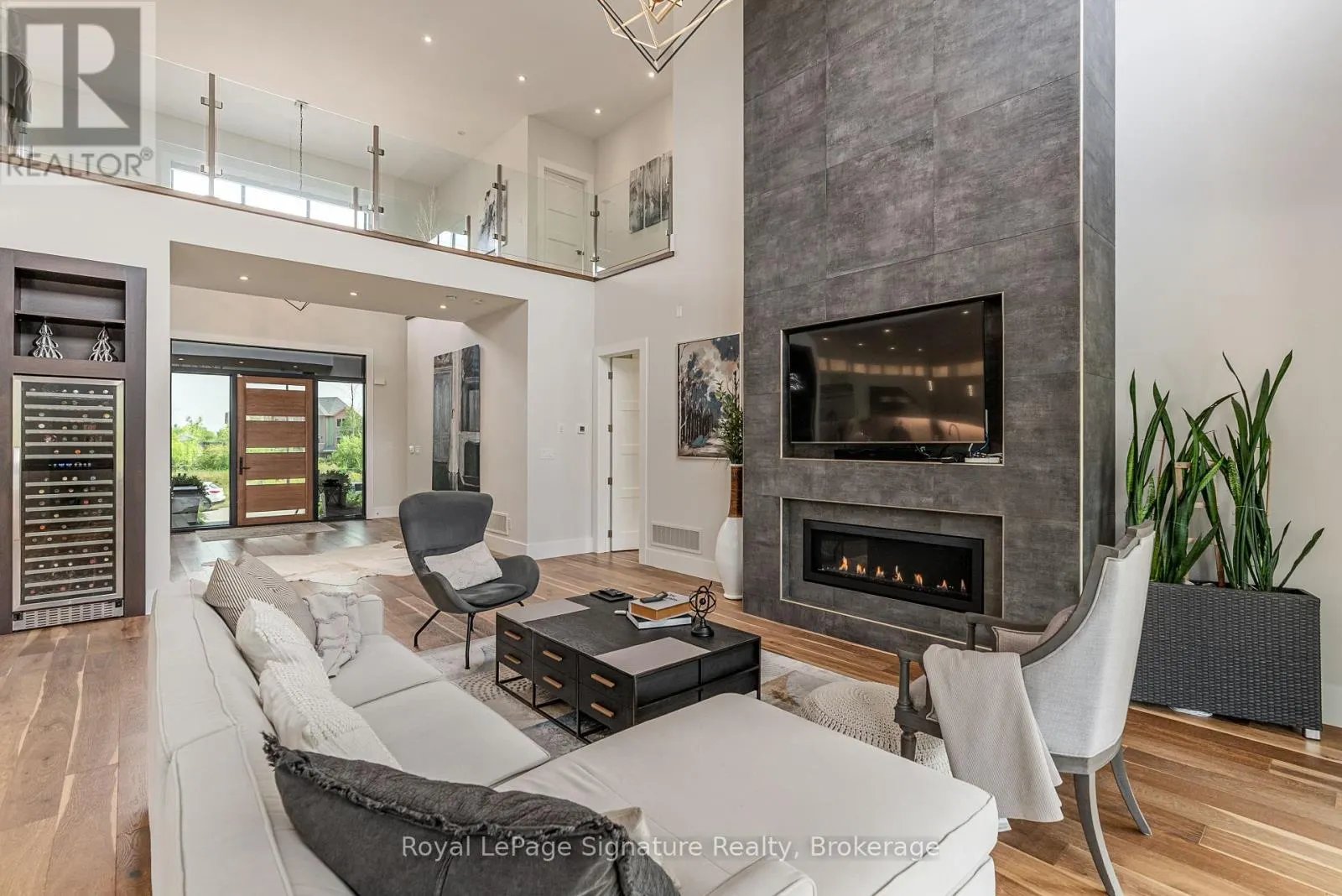128 ARNOT CRESCENT