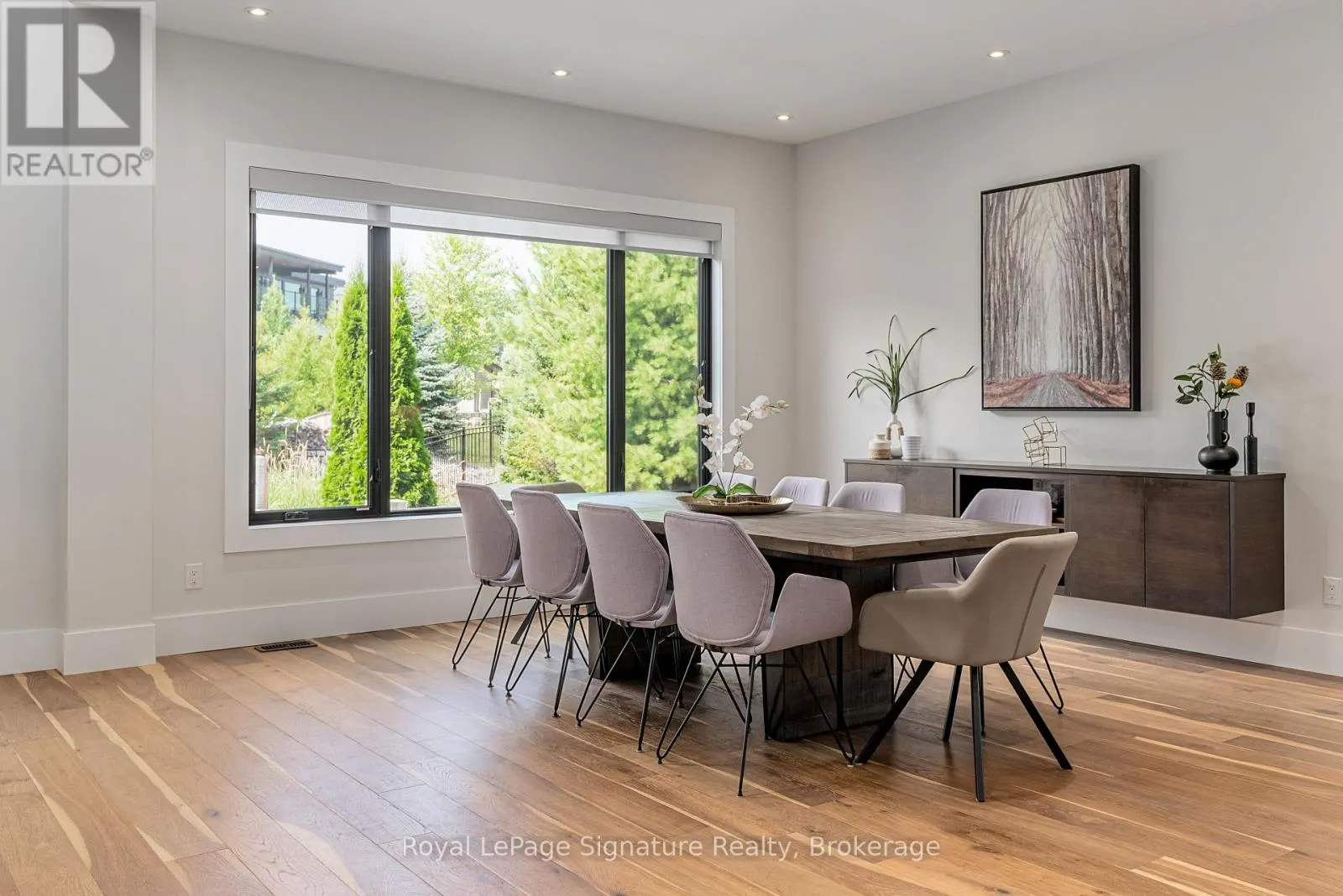 128 ARNOT CRESCENT