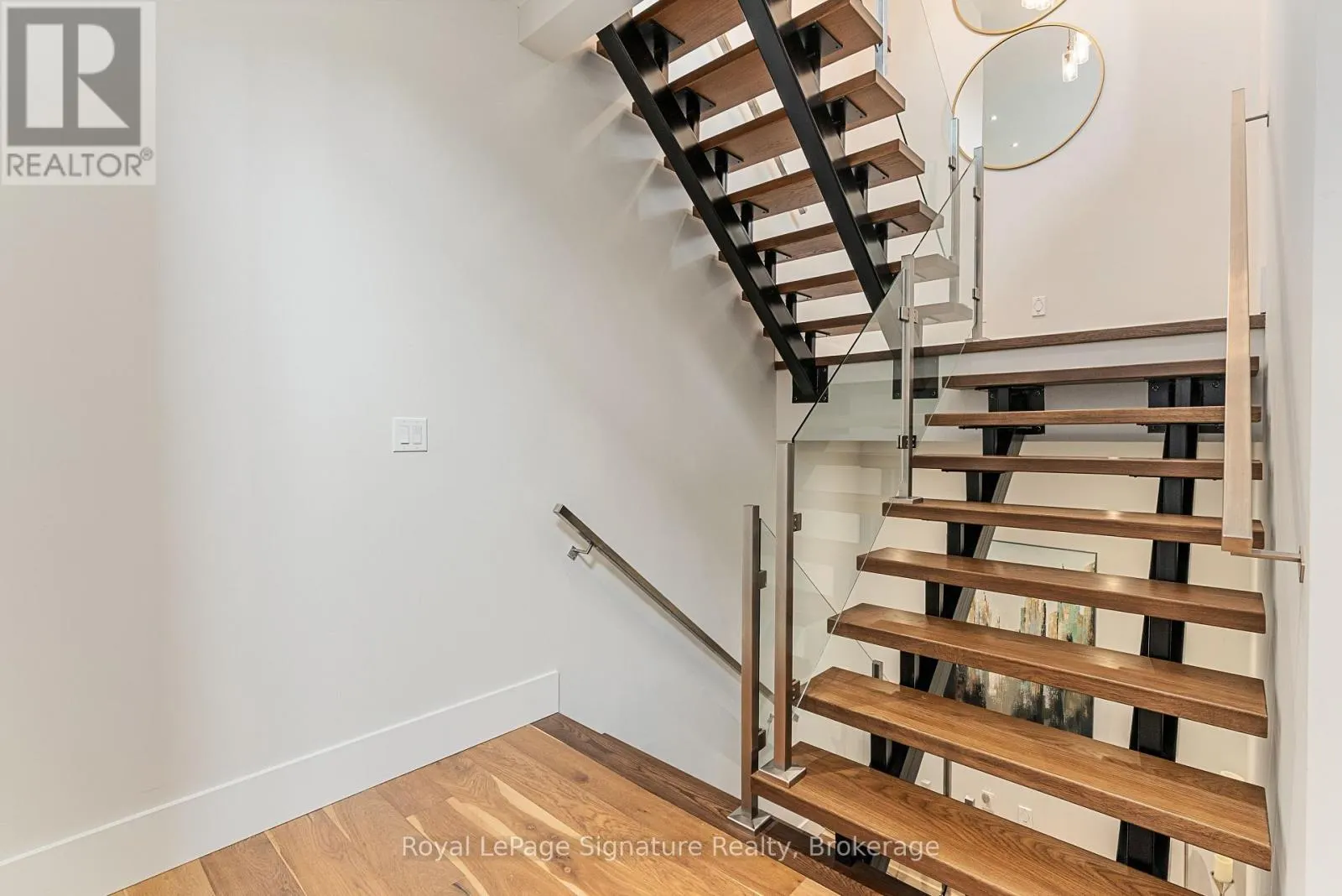 128 ARNOT CRESCENT