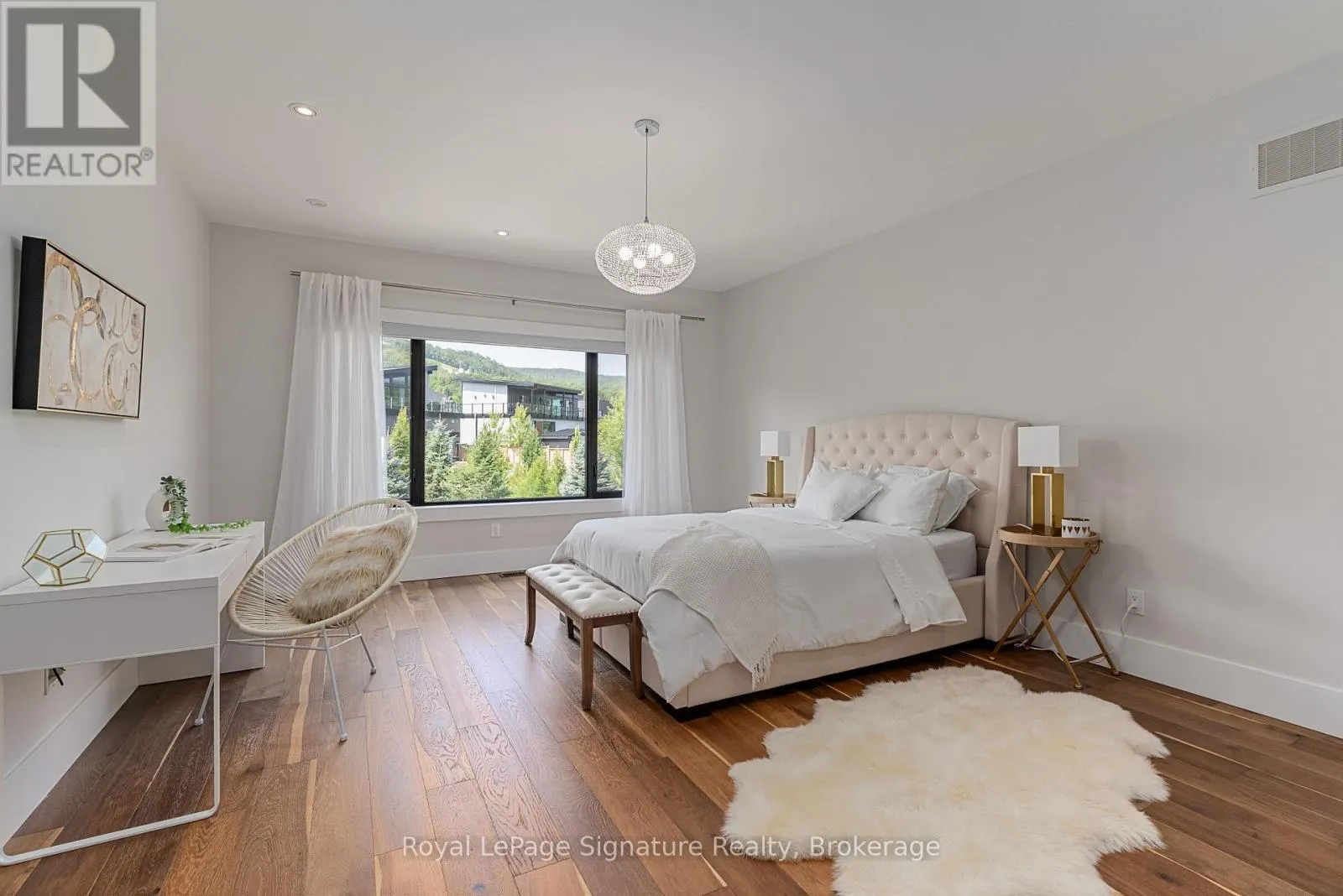 128 ARNOT CRESCENT