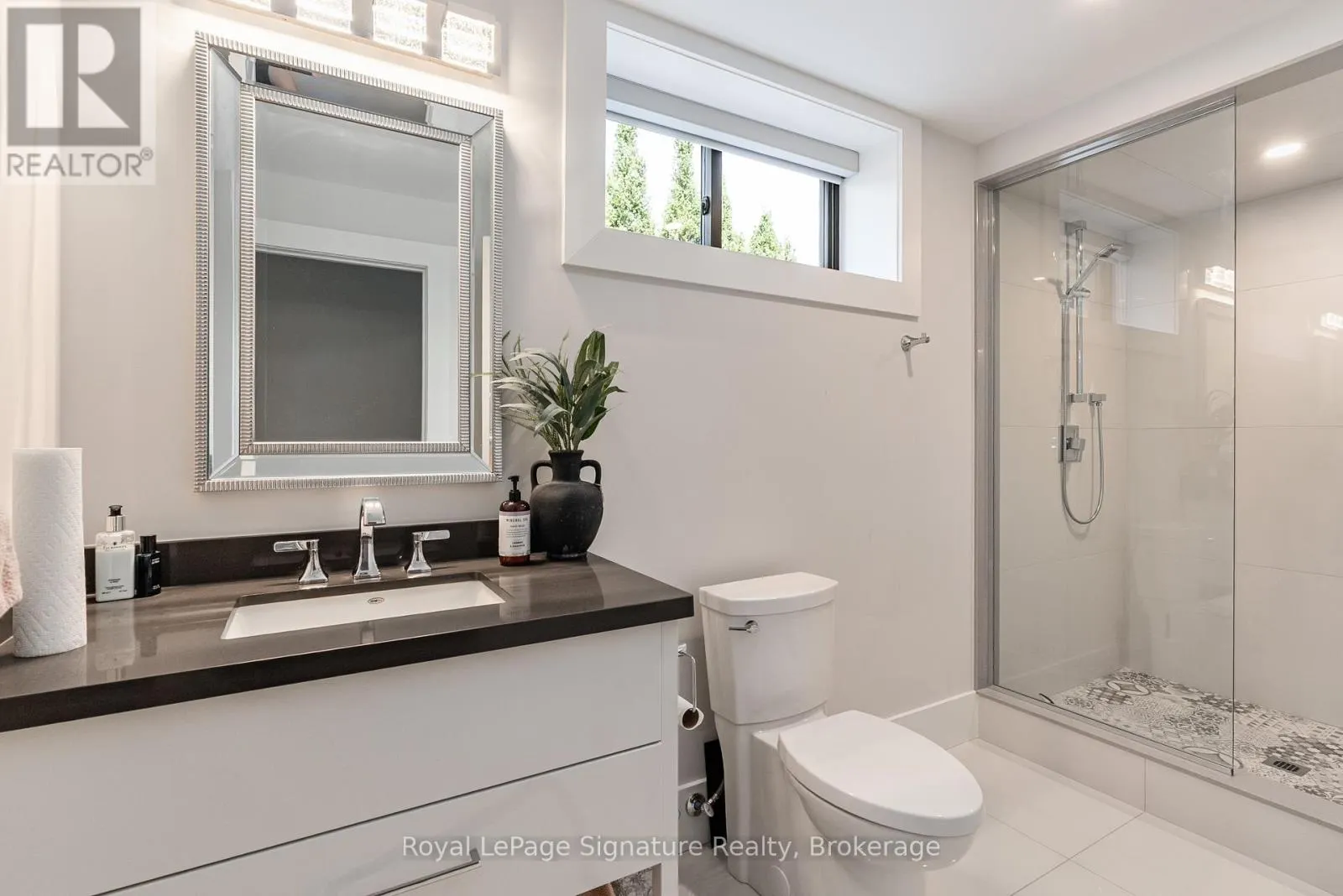 128 ARNOT CRESCENT