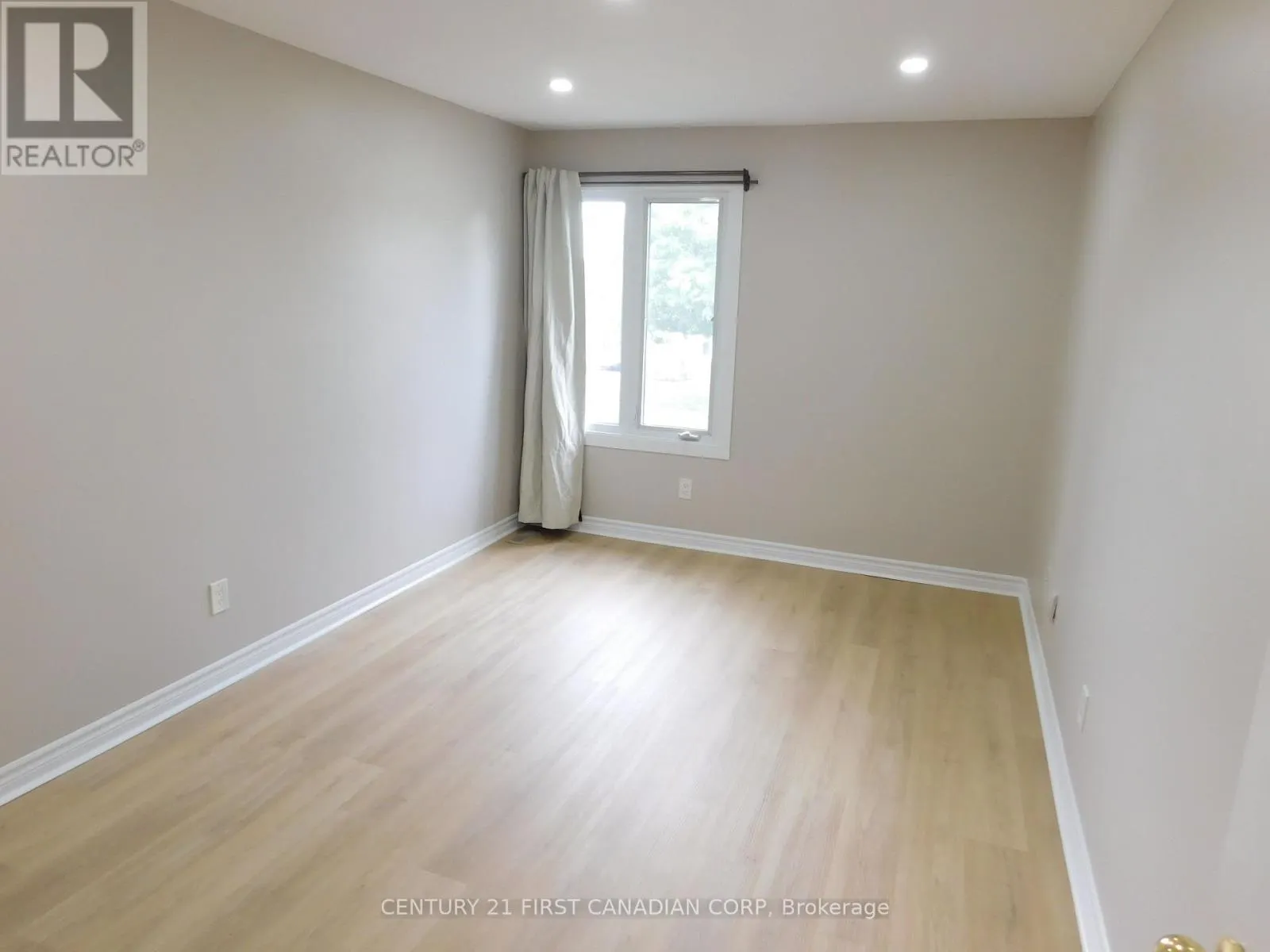 2 - 500 OSGOODE DRIVE, #2