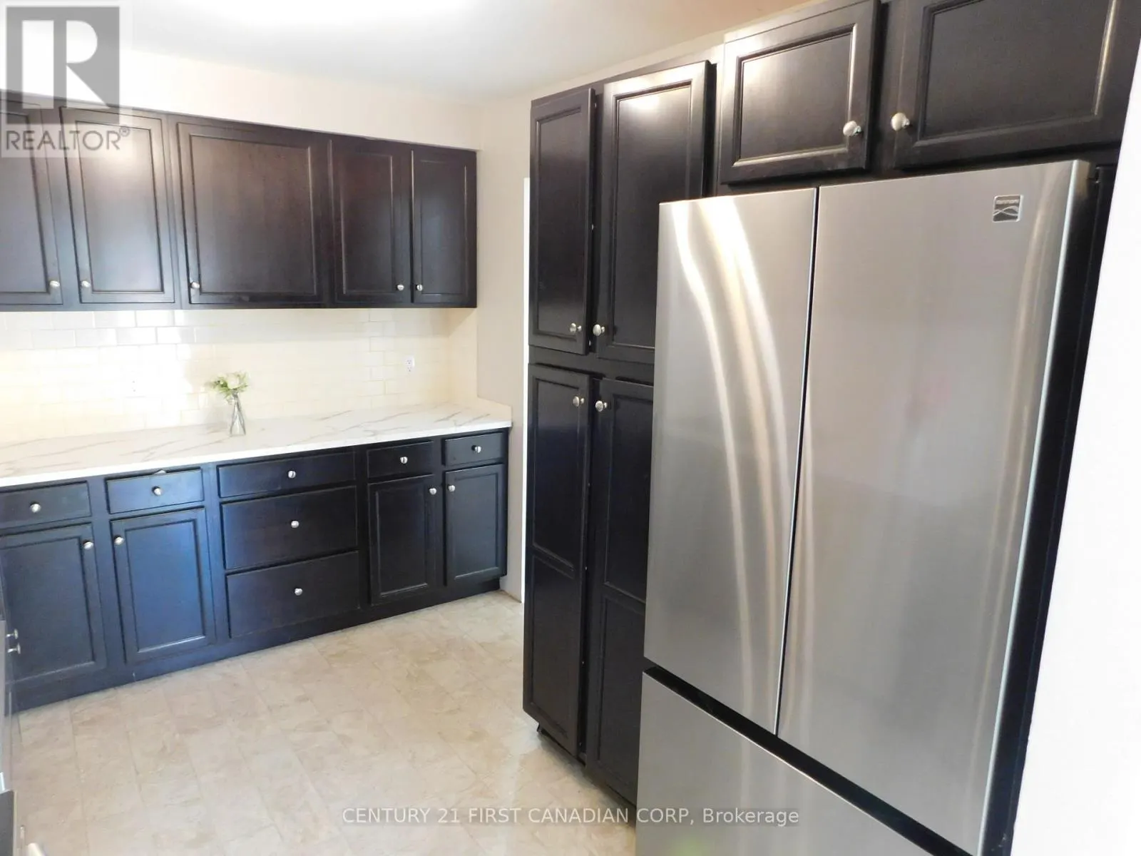 2 - 500 OSGOODE DRIVE, #2