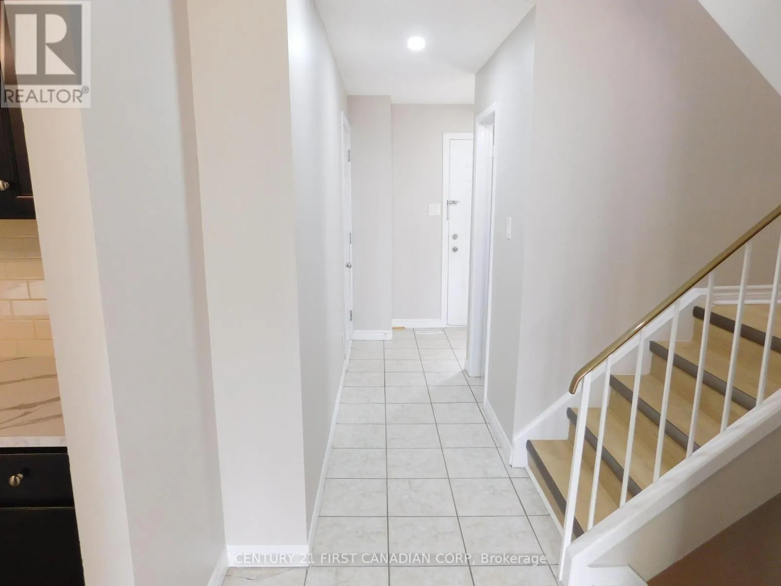 2 - 500 OSGOODE DRIVE, #2