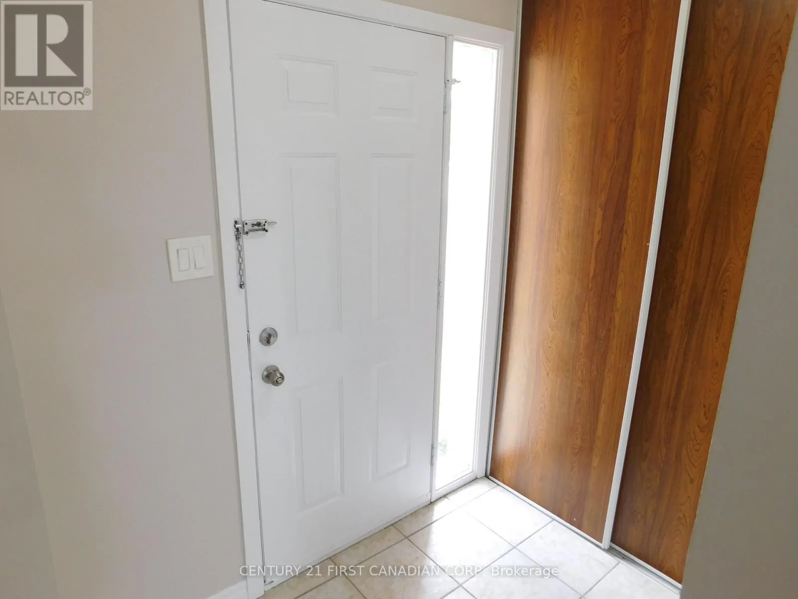 2 - 500 OSGOODE DRIVE, #2