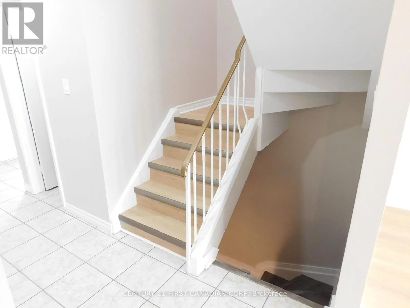 2 - 500 OSGOODE DRIVE, #2