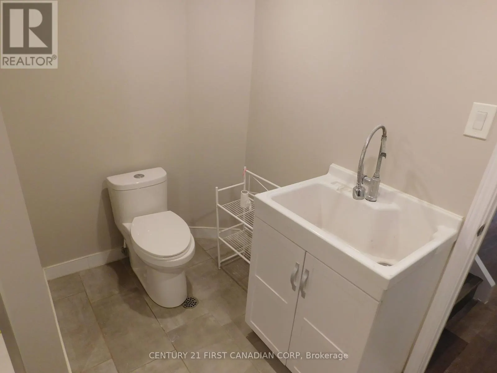 2 - 500 OSGOODE DRIVE, #2