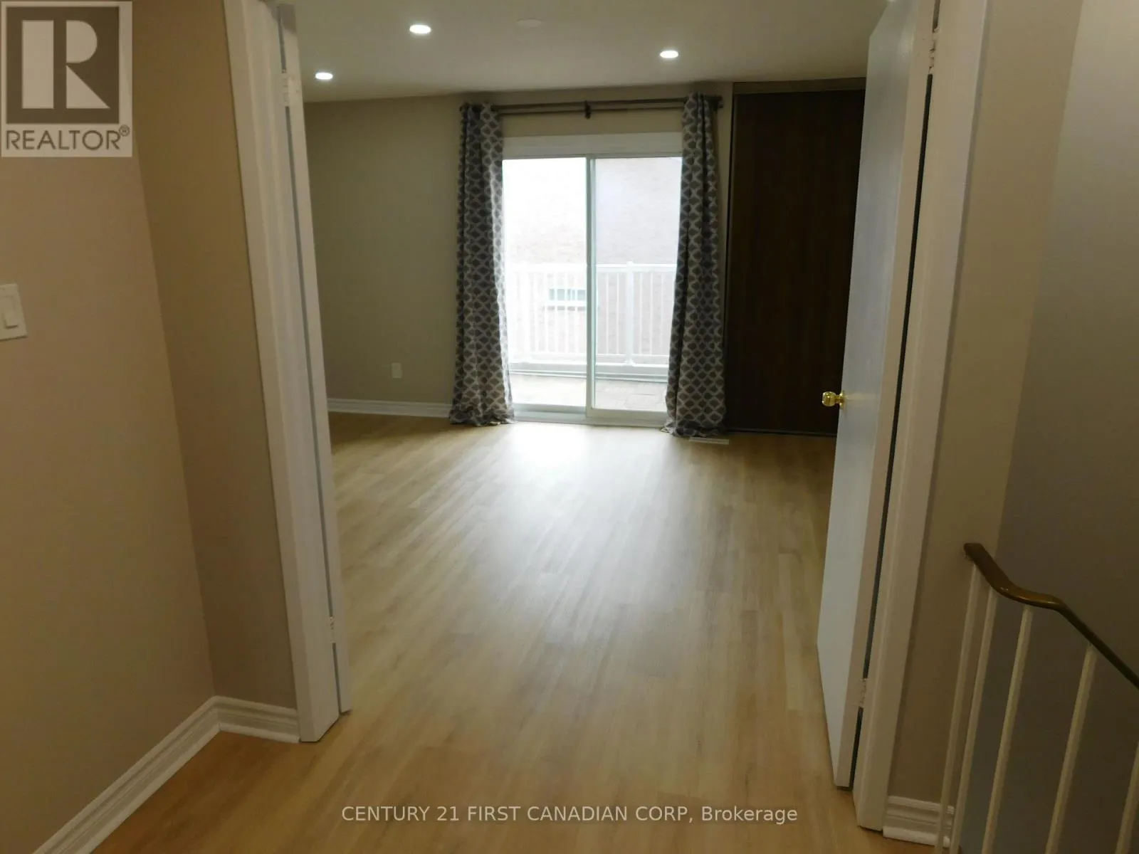 2 - 500 OSGOODE DRIVE, #2