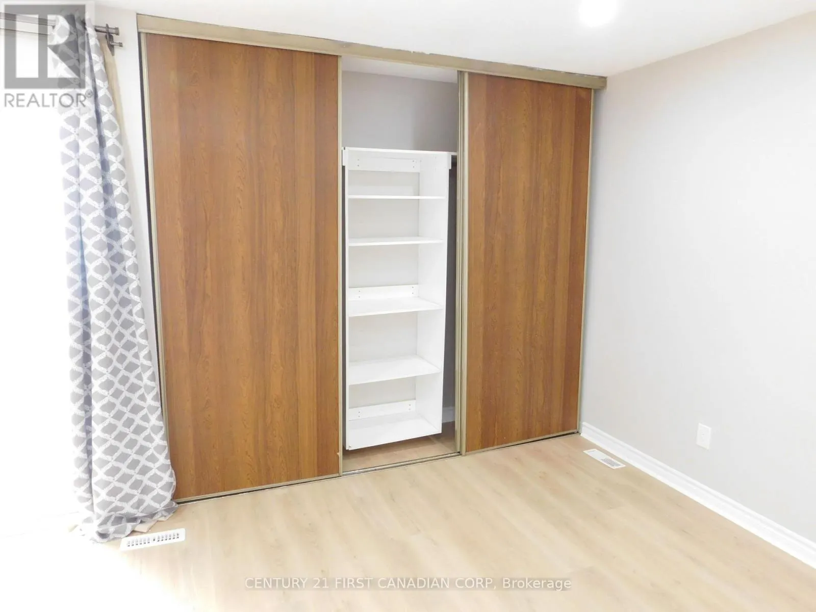 2 - 500 OSGOODE DRIVE, #2