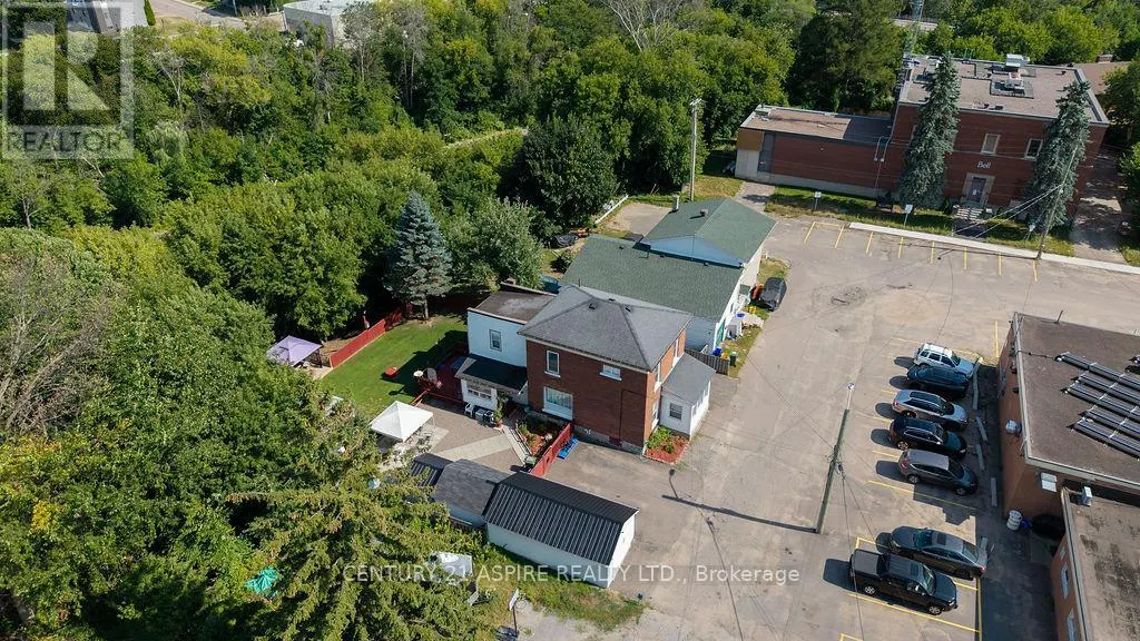 261 MAIDEN LANE