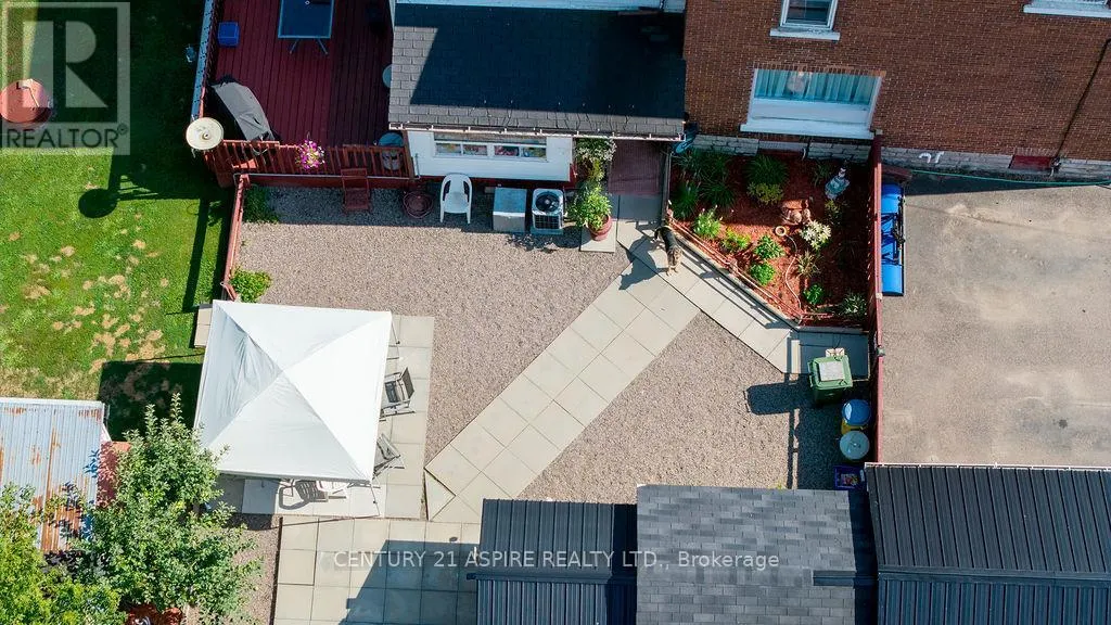 261 MAIDEN LANE