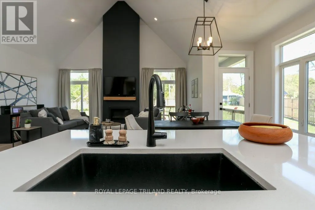 45 COMPASS TRAIL