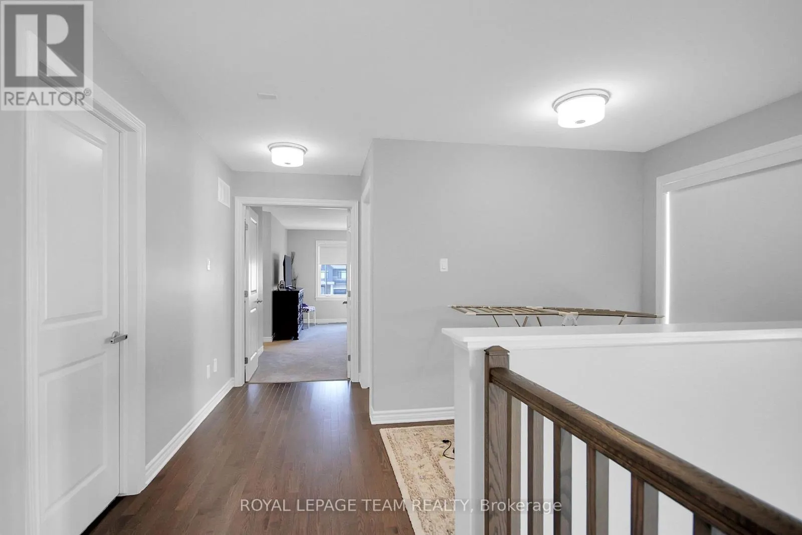 961 BECKTON HEIGHTS W