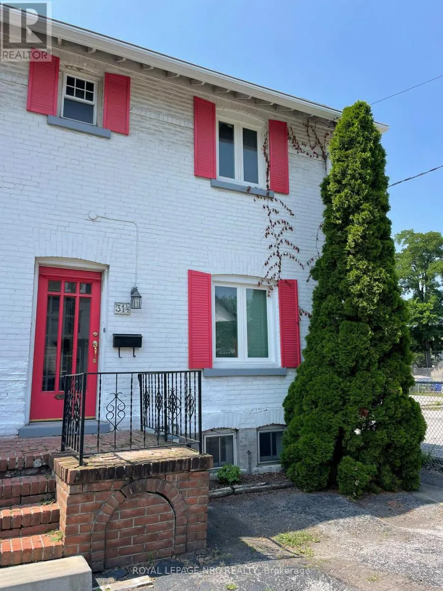 31 1/2 ACADEMY STREET