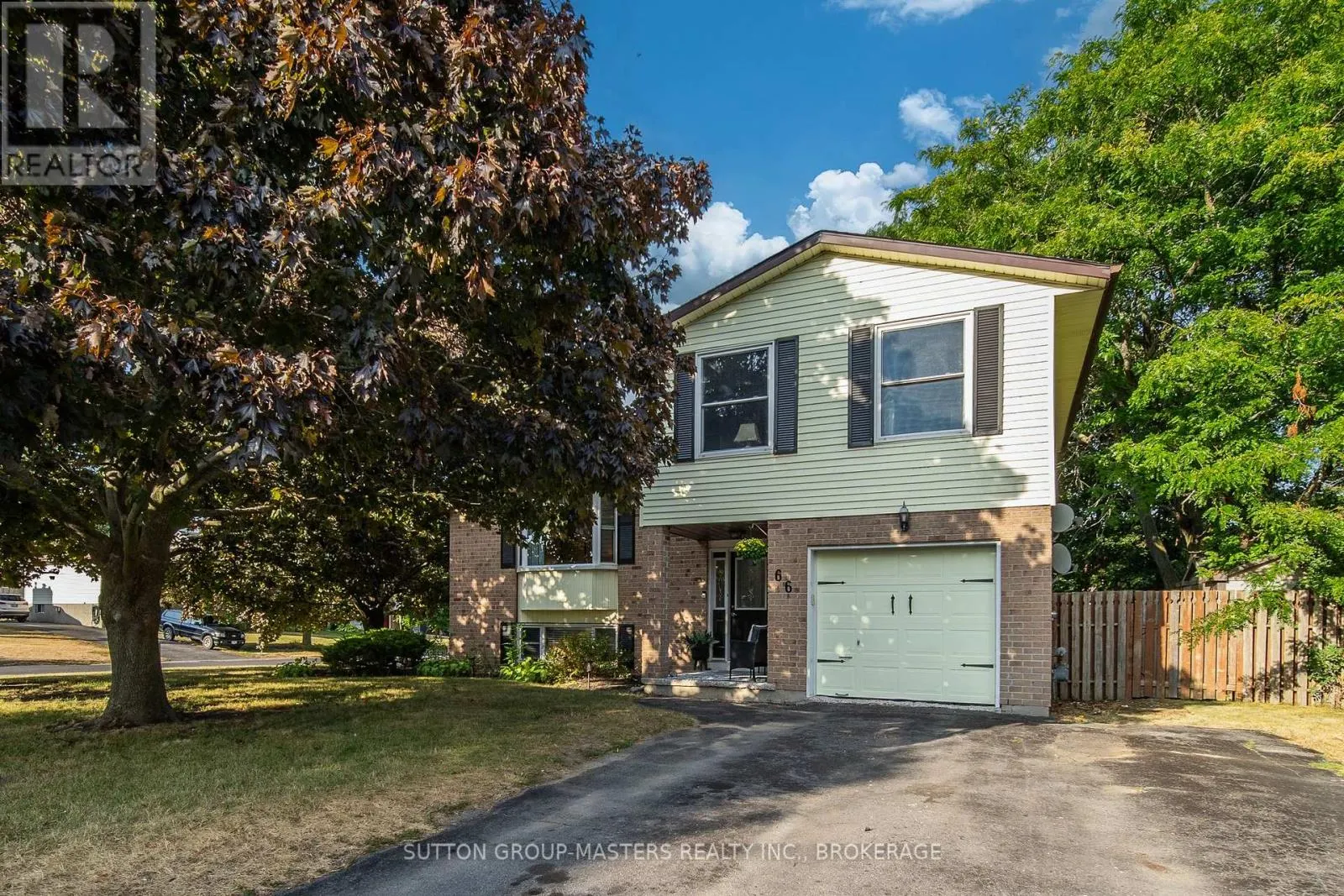 66 NICHOLSON CRESCENT
