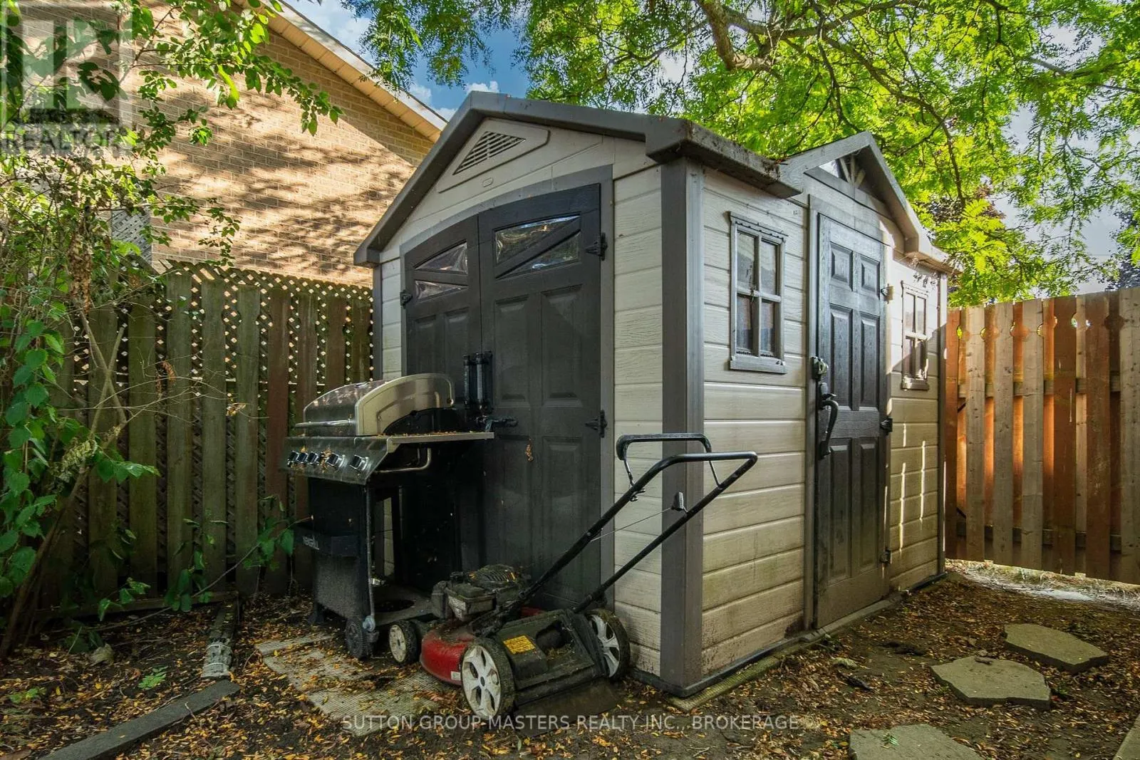 66 NICHOLSON CRESCENT