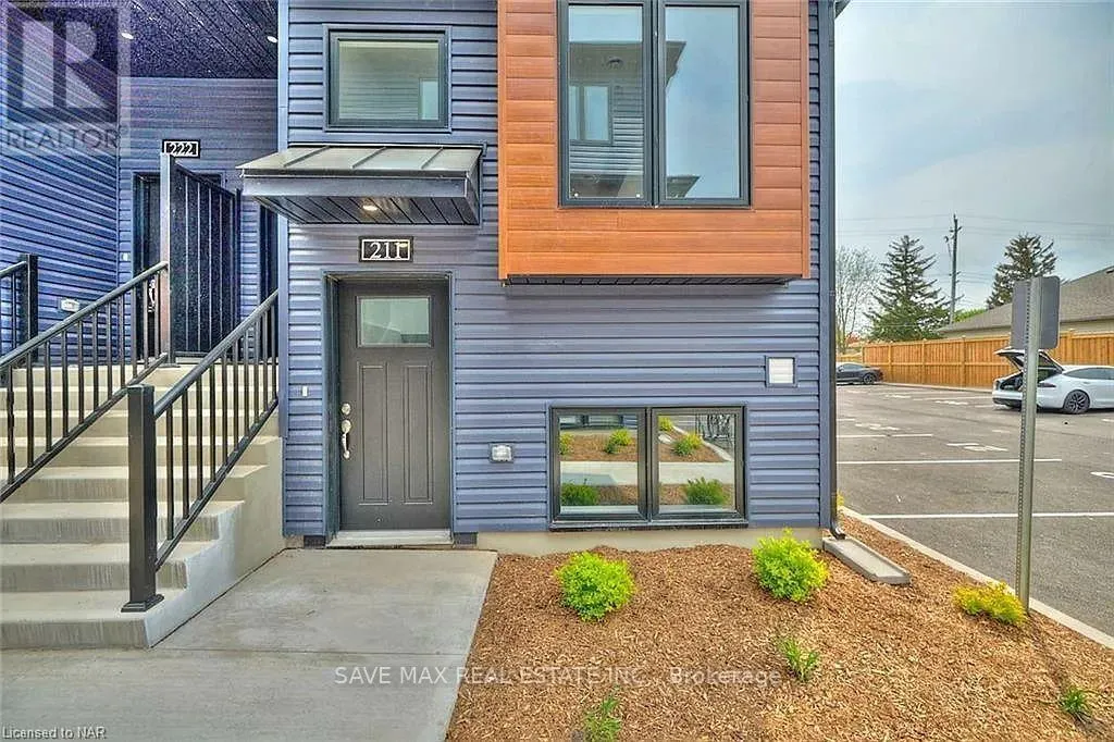 211 - 781 CLARE AVENUE E