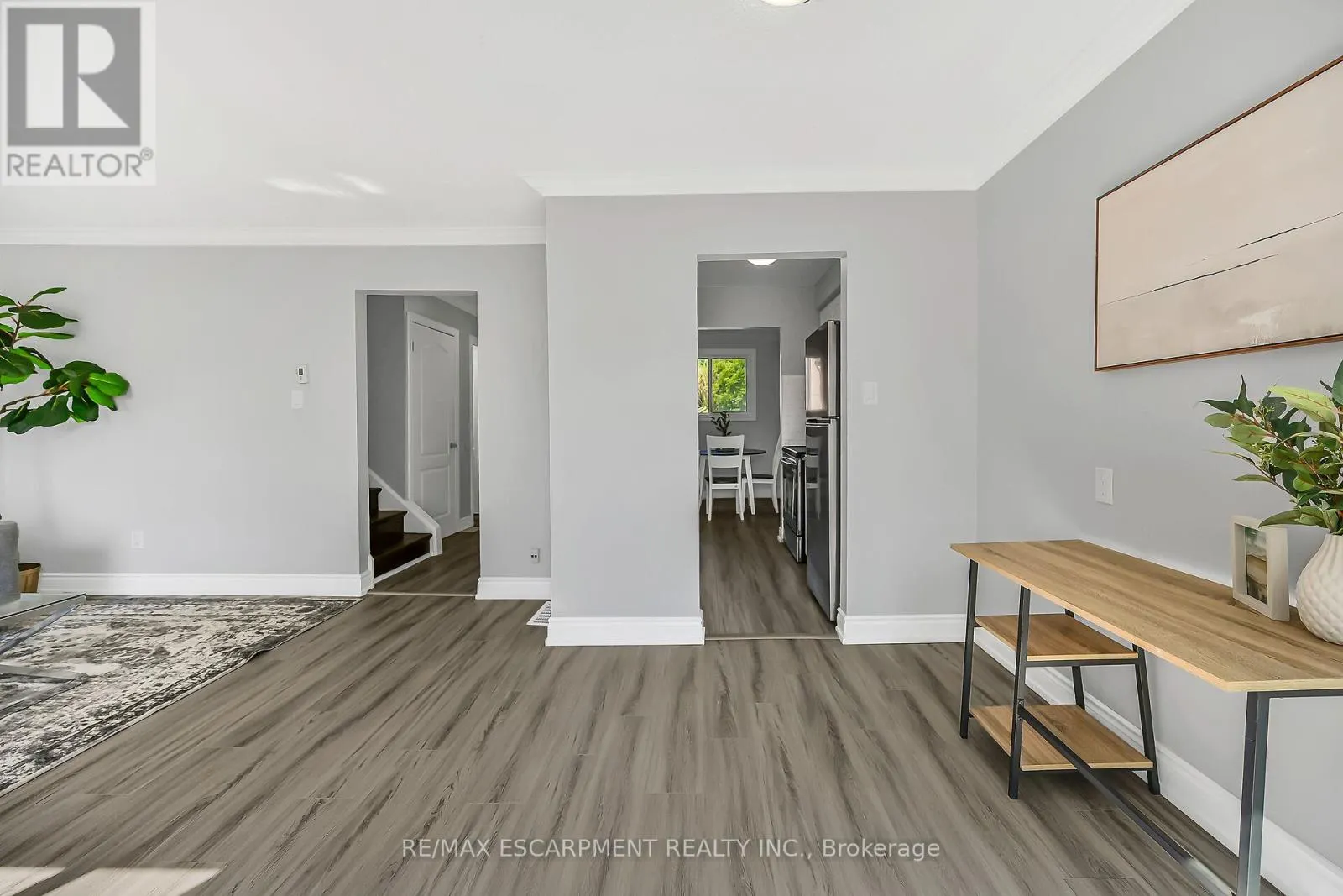 8 - 125 LIMERIDGE ROAD W