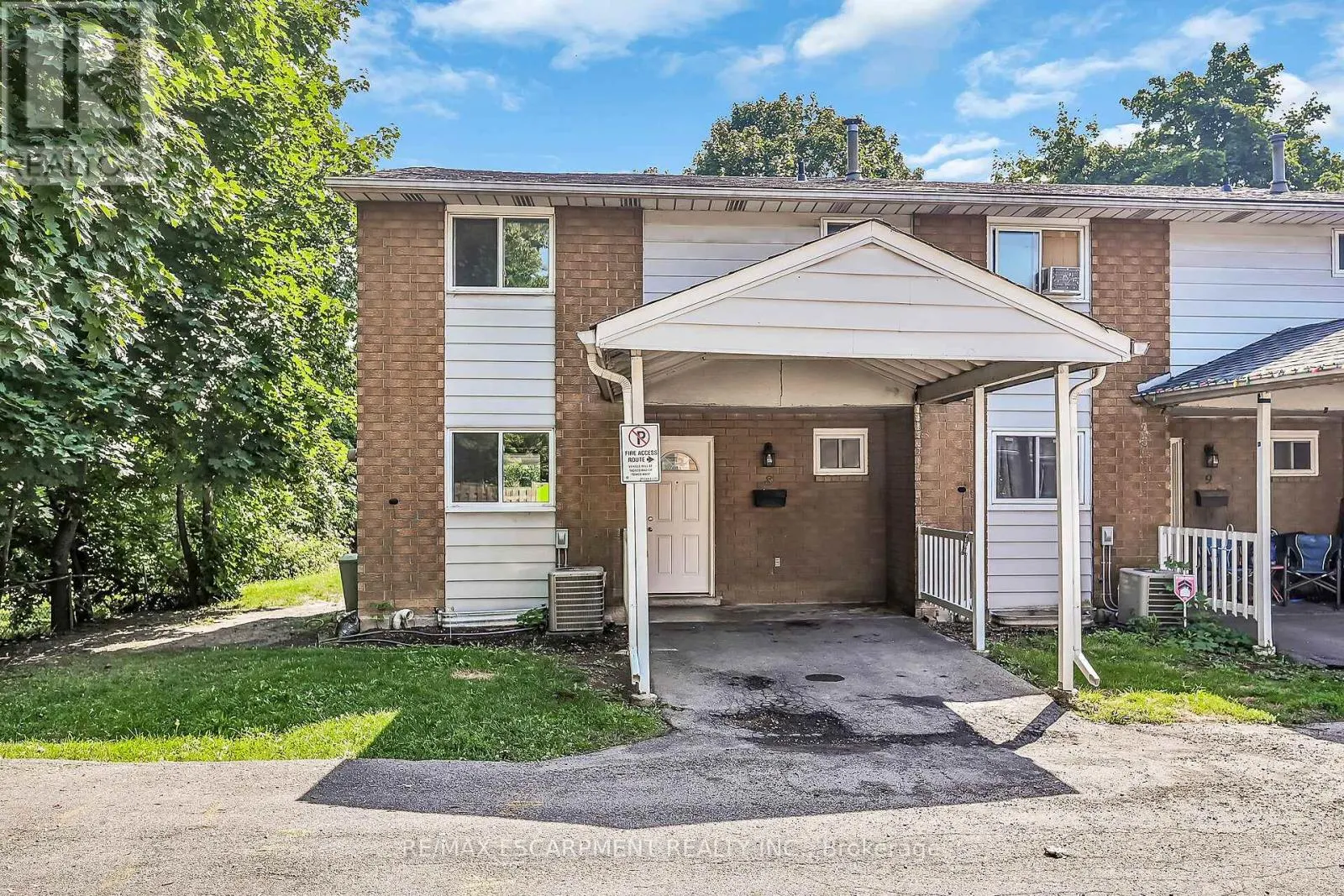 8 - 125 LIMERIDGE ROAD W