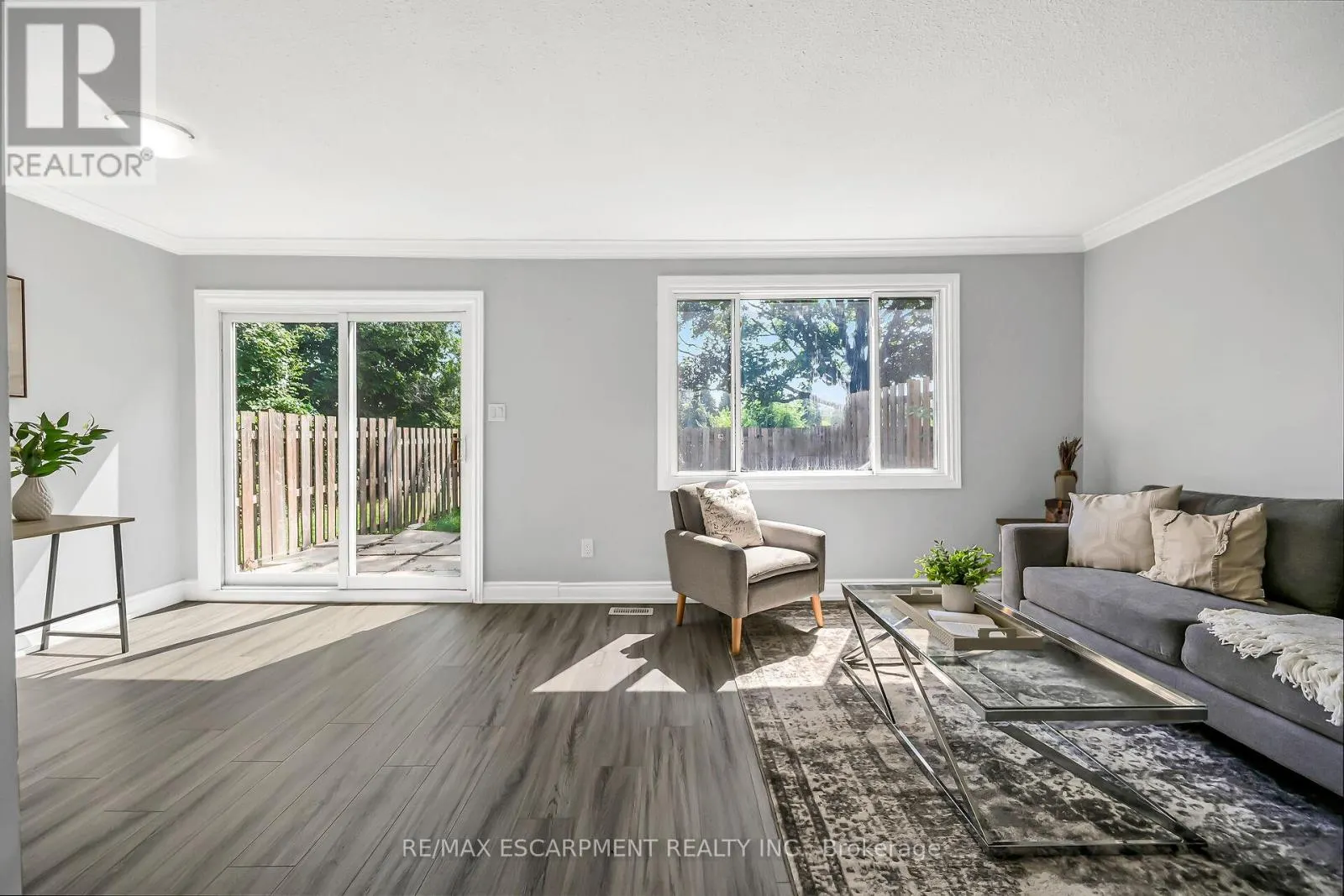 8 - 125 LIMERIDGE ROAD W