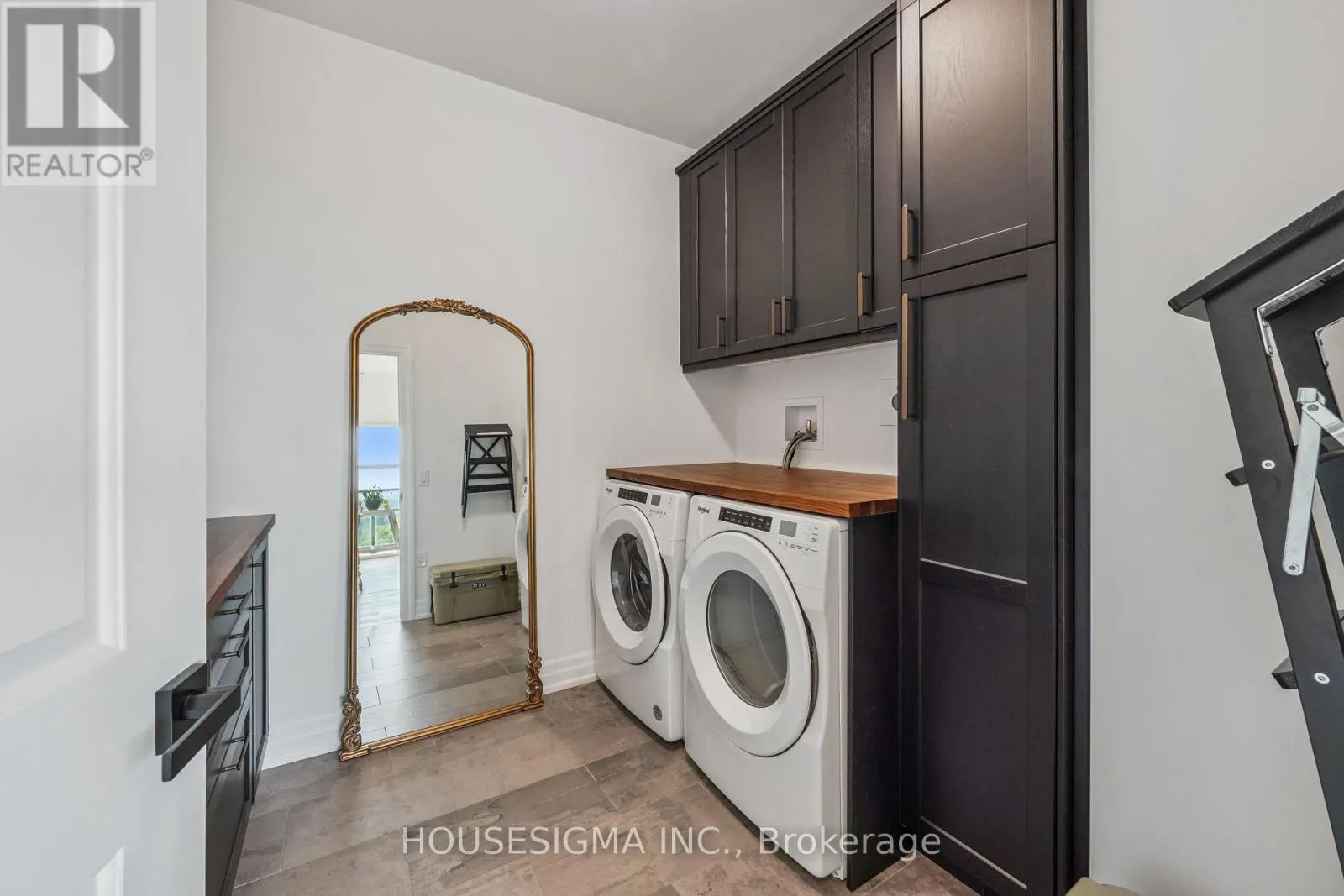 1305 - 1880 GORDON STREET