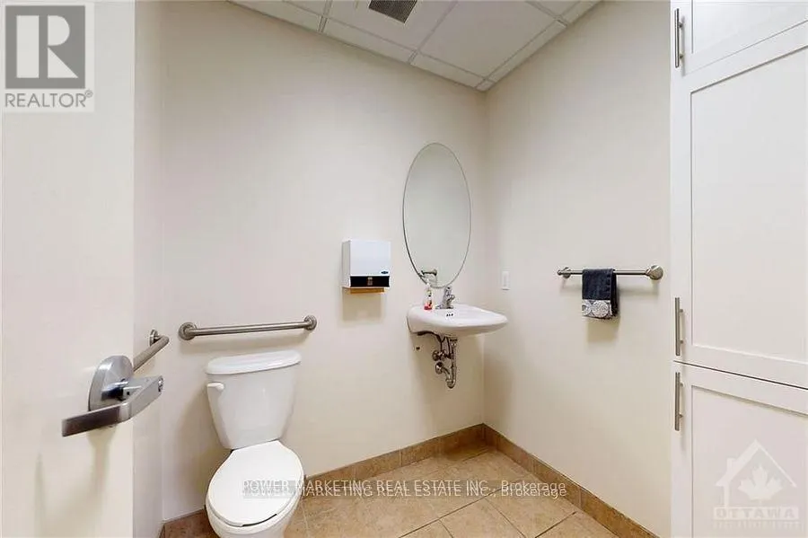 300 - 500 LACOLLE WAY