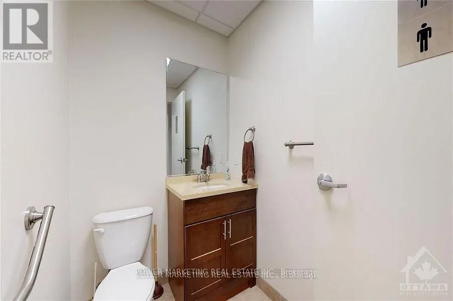 300 - 500 LACOLLE WAY