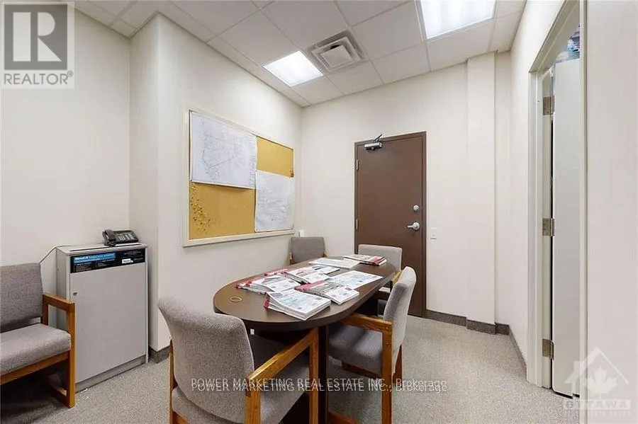 300 - 500 LACOLLE WAY