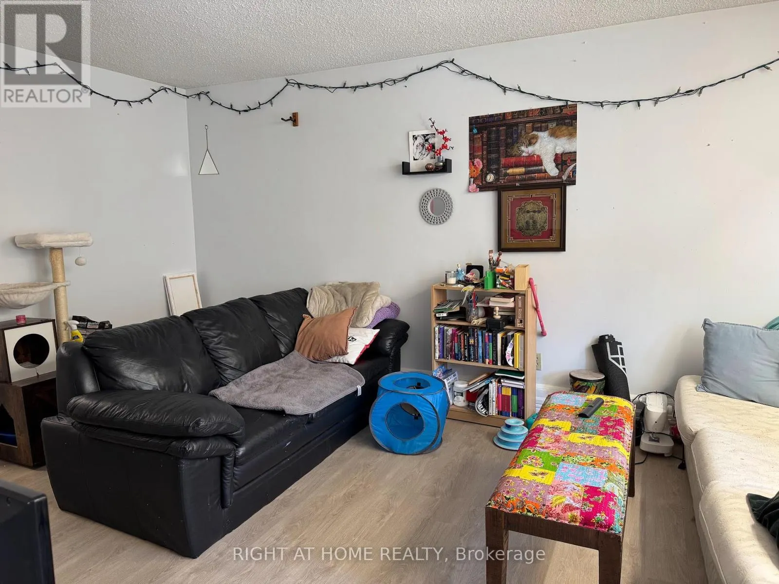 2 - 222 LYON STREET N