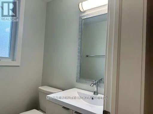 1 - 990 DEVERON CRESCENT, #1