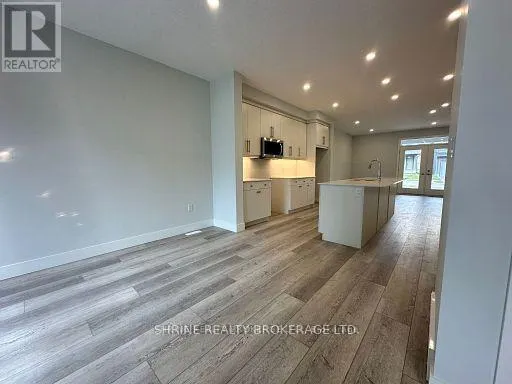 1 - 990 DEVERON CRESCENT, #1