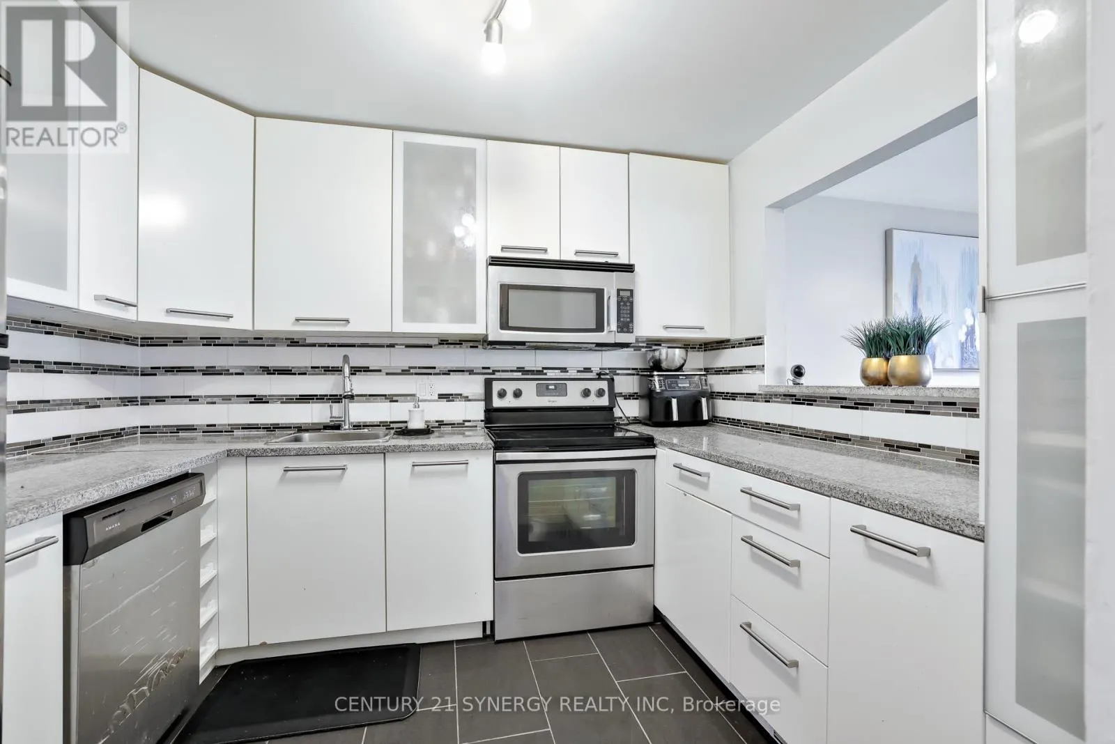 17 - 3415 UPLANDS DRIVE
