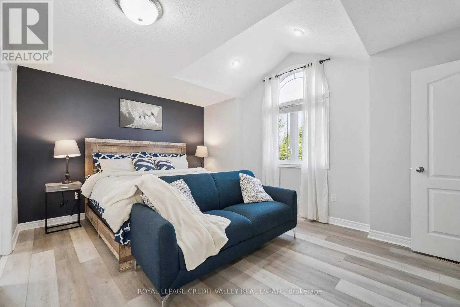 9 PEACH TREE BOULEVARD