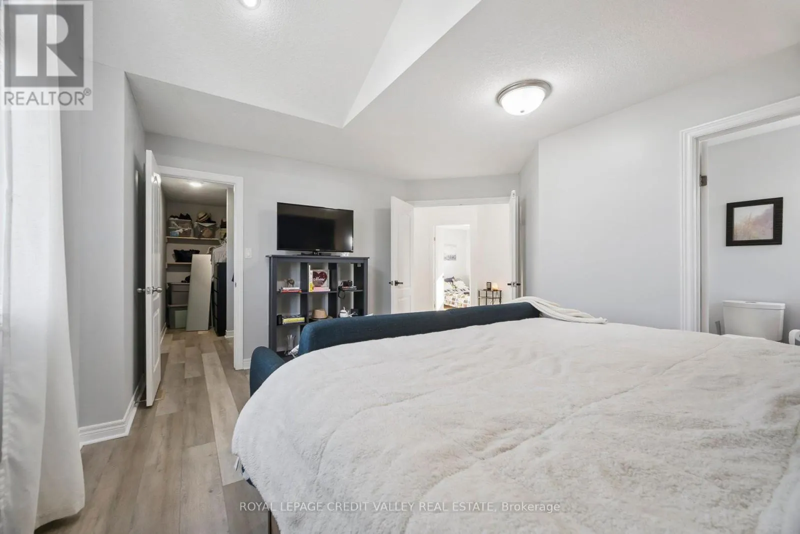 9 PEACH TREE BOULEVARD