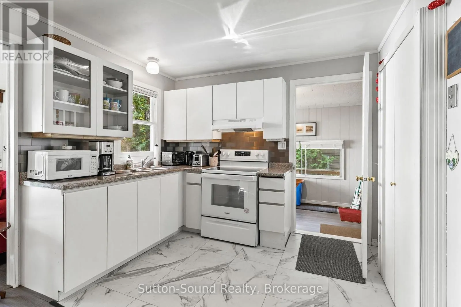 606 MALLORY BEACH ROAD