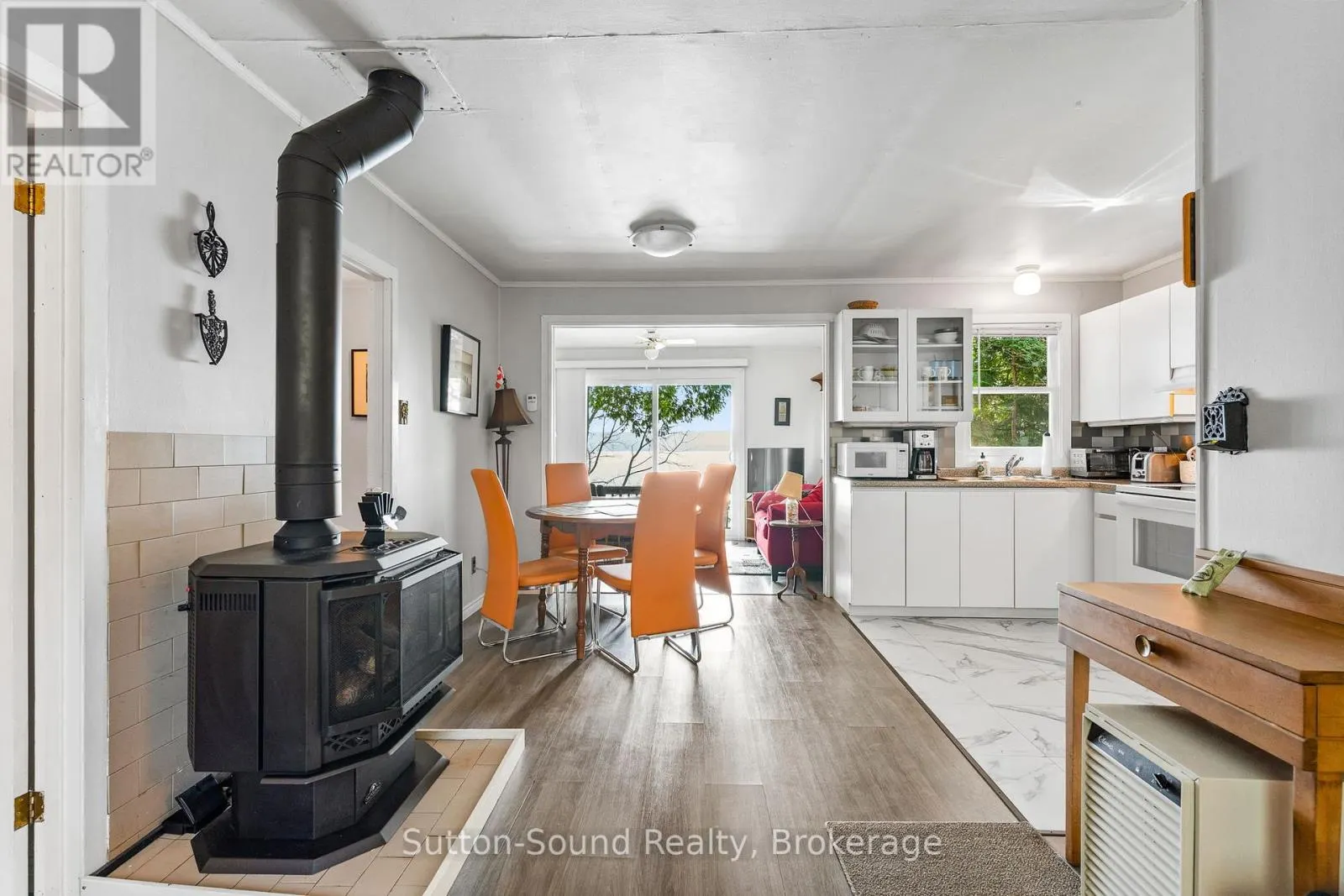 606 MALLORY BEACH ROAD